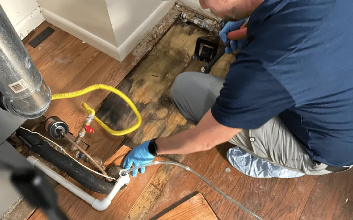 Professional sewage backup cleanup in Taos, NM by ServiceMaster Restoration by Sinergia Enterprises - Taos